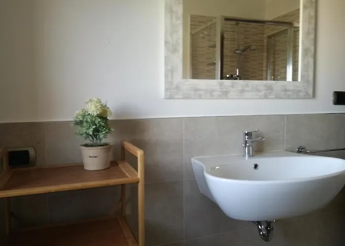 Attico Panoramico Tra E Mare Con Giardino Deluxe דירה *
