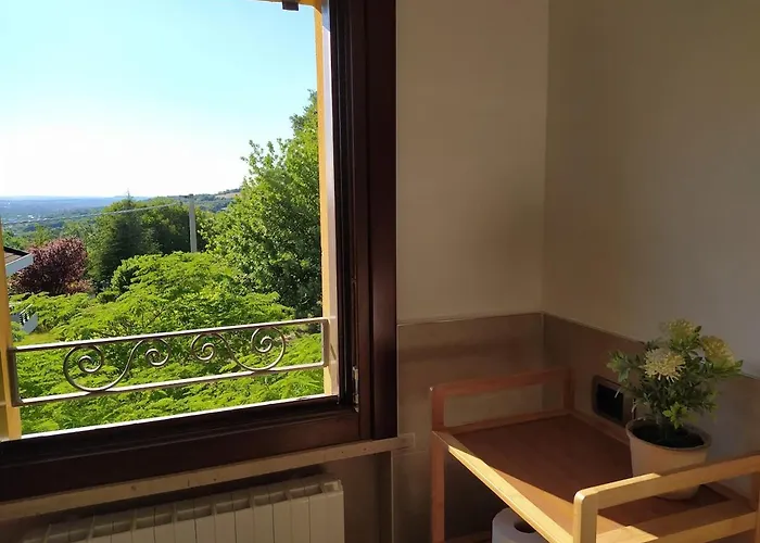 Attico Panoramico Tra E Mare Con Giardino Deluxe דירה