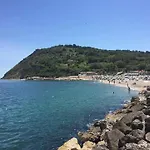 Attico Panoramico Tra E Mare Con Giardino Deluxe Apartment