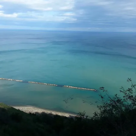 Attico Panoramico Tra Verde E Mare Con Giardino Deluxe Apartment